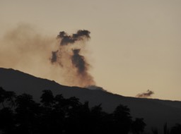 Fumee volcan Saint-Pierre mai 2015